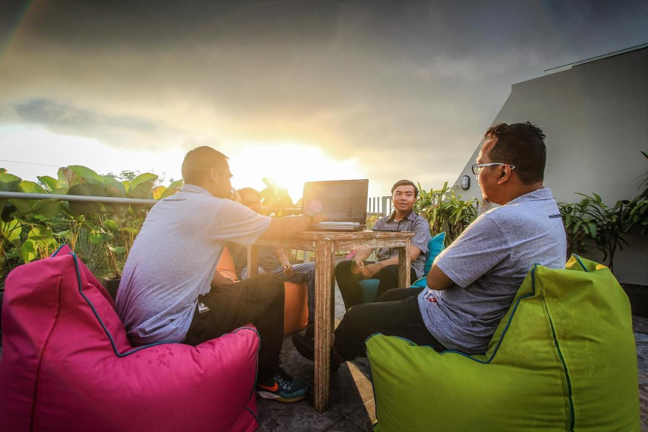 Braw Inn Canggu By Kamara Екстериор снимка